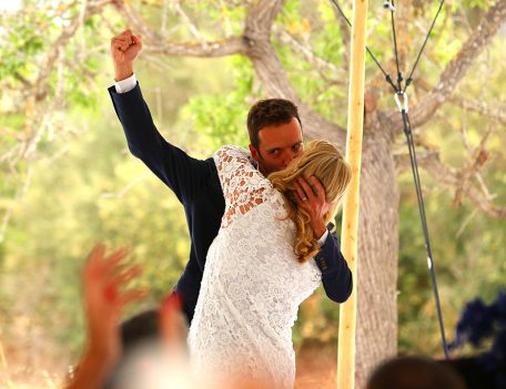 Bride and groom kiss - Pikes Hotel