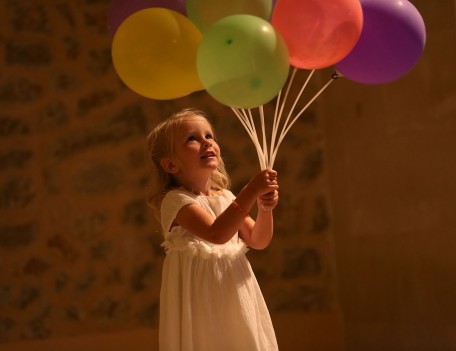 girl with balloons - Son Berga