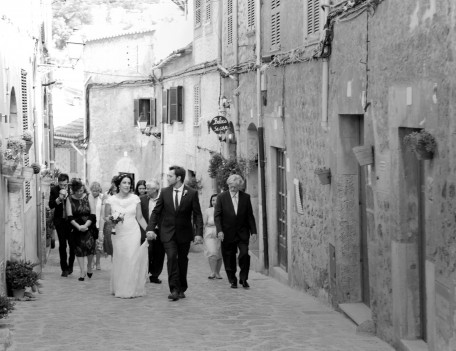 wedding street procession - Valldemossa