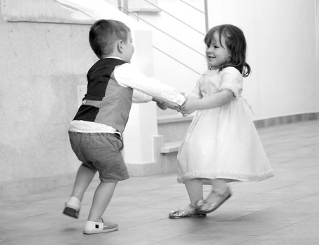 girl and boy dancing - Es Cubells