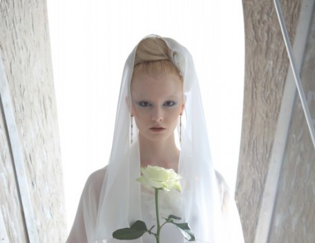 Bride with rose - Bridal Fashion