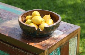 Lemons in bowl