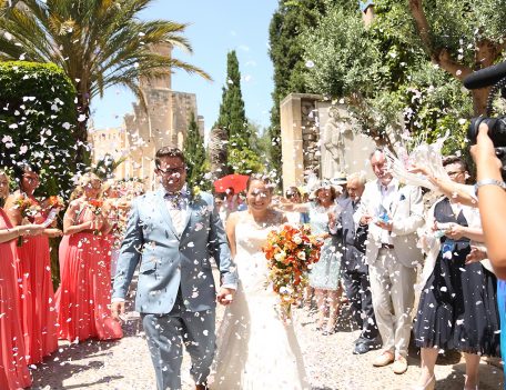 confetti throwing - Iglesia Nova – Valldemossa