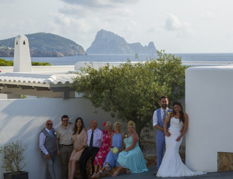 wedding group photograph - Elixir Shore Club