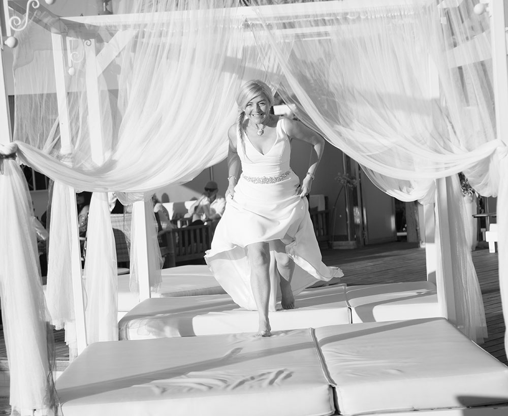 bride runs over day beds