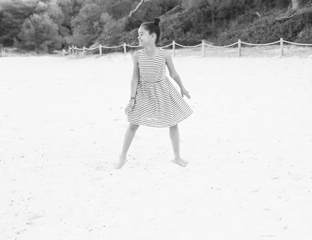 girl on beach - Contax 645