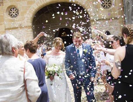 confetti throwing at a Mallorca wedding - Refugi de la Puig de Santa Maria